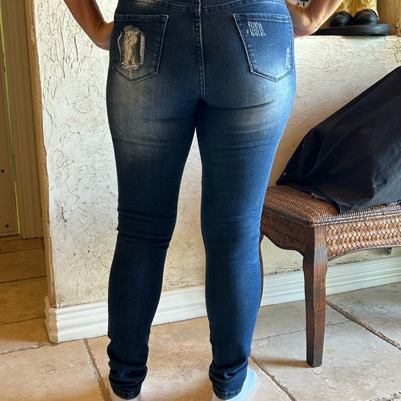 New, NWT L&B Distressed Jeans Size 4 Lace under lay - Picture 9 of 9